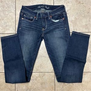 American Eagle Size 2 Super Stretch Skinny Jeans